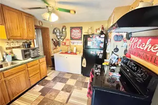 1693 Elfleda St, Lorain, OH 44055 - Photo 6