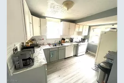 317 Illinois Avenue, Lorain, OH 44052 - Photo 6