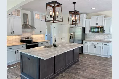 2244 Ledgestone Drive NW, Uniontown, OH 44685 - Photo 2