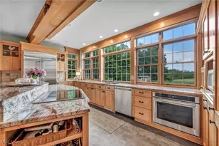 10360 Sawmill Dr, Chardon, OH 44024 - Photo 20