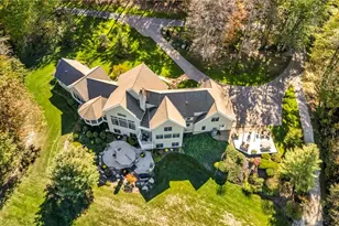 10360 Sawmill Dr, Chardon, OH 44024 - Photo 4