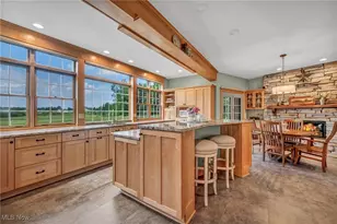 10360 Sawmill Dr, Chardon, OH 44024 - Photo 22