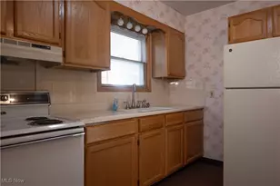 167 Pioneer St, Akron, OH 44305 - Photo 4