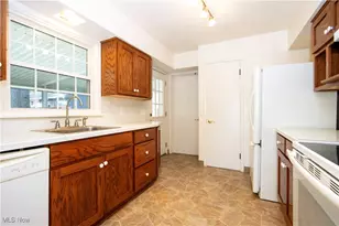 2280 Friar Tuck Cir, Wooster, OH 44691 - Photo 8