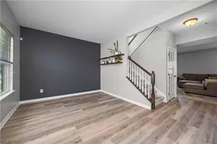 9088 Stonegate Cir, North Ridgeville, OH 44039 - Photo 4