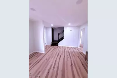 6686 Hythe Street NW, Canton, OH 44708 - Photo 6