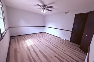 6686 Hythe St NW, Canton, OH 44708 - Photo 10