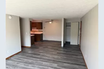 2705 38th Street NW #Apt E, Canton, OH 44709 - Photo 4