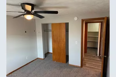 2705 38th Street NW #Apt E, Canton, OH 44709 - Photo 8