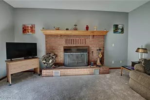 2390 Auberry Dr, Akron, OH 44312 - Photo 8