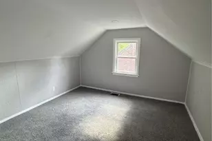 325 E 257th St, Euclid, OH 44132 - Photo 22