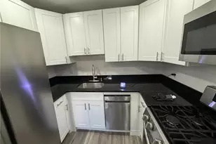 325 E 257th St, Euclid, OH 44132 - Photo 12