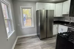 325 E 257th St, Euclid, OH 44132 - Photo 14