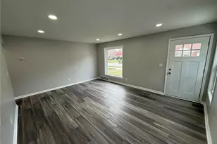 325 E 257th St, Euclid, OH 44132 - Photo 16