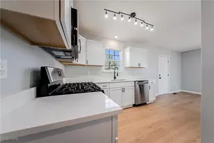 2394 E 39th St, Loveland, OH 44115 - Photo 16