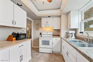 126 S West St, Columbiana, OH 44408 - Photo 8