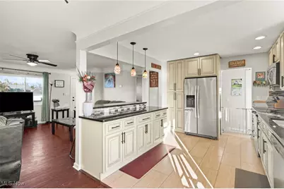 650 E Dartmoor Avenue, Green Hills, OH 44131 - Photo 6