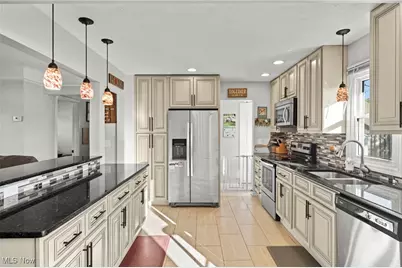 650 E Dartmoor Avenue, Green Hills, OH 44131 - Photo 4