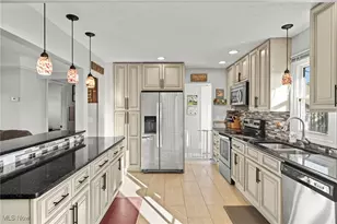 650 E Dartmoor Ave, Green Hills, OH 44131 - Photo 4