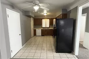 7247 Pennsylvania Ave, Youngstown, OH 44514 - Photo 4