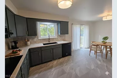 1810 Nocturne Avenue NE, Warren, OH 44483 - Photo 4