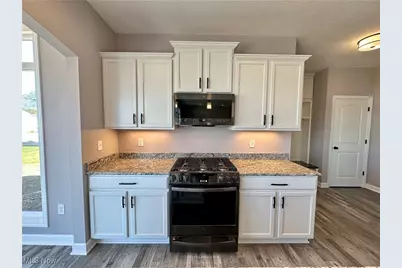 2316 Ledgestone Drive NW, Uniontown, OH 44685 - Photo 6