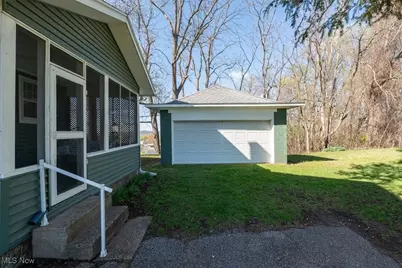 217 E 9th Street, Williamstown, WV 26187 - Photo 28