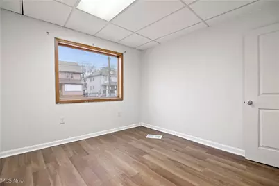 1063 W 21st Street #Lower, Lorain, OH 44052 - Photo 4