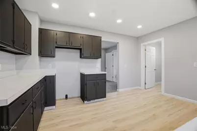 949 E 6th Street, Ashtabula, OH 44004 - Photo 16