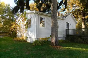 276 Beach St, Geneva, OH 44041 - Photo 2