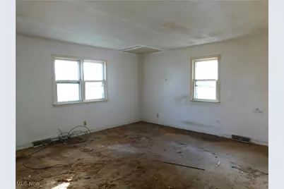 276 Beach Street, Geneva, OH 44041 - Photo 10