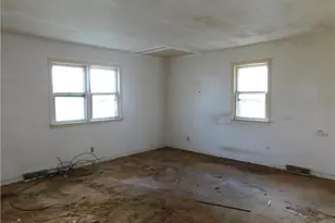 276 Beach St, Geneva, OH 44041 - Photo 10