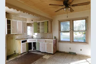 276 Beach Street, Geneva, OH 44041 - Photo 8