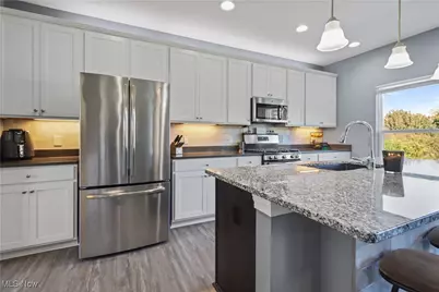 807 Asbury Pointe Lane, Painesville Twp, OH 44077 - Photo 6