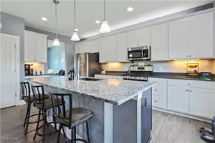 807 Asbury Pointe Ln, Painesville Twp, OH 44077 - Photo 4