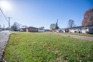 642 Jordan Dr NW, New Philadelphia, OH 44663 - Photo 6