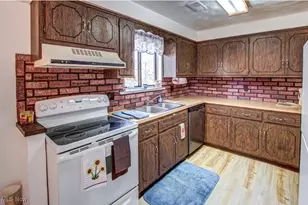 1819 Gloucester Dr, Lorain, OH 44053 - Photo 12