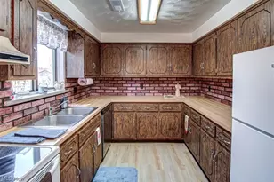 1819 Gloucester Dr, Lorain, OH 44053 - Photo 10