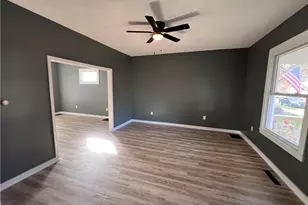 828 Locust Ave, Zanesville, OH 43701 - Photo 2