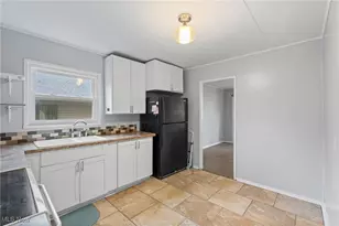 2832 Wingate Ave, Akron, OH 44314 - Photo 10