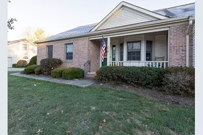 124 Oakley Green Drive, Elyria, OH 44035 - Photo 2