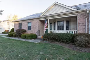 124 Oakley Green Dr, Elyria, OH 44035 - Photo 2