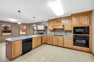 2366 Stony Hill Rd, Hinckley, OH 44233 - Photo 12