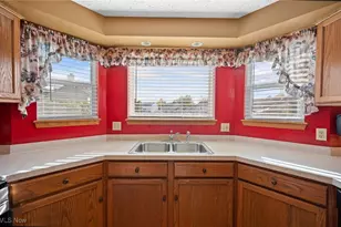 580 Colchester Ct, Akron, OH 44319 - Photo 10