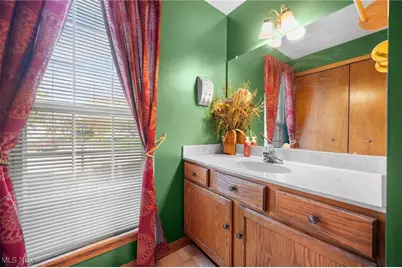 580 Colchester Court, Akron, OH 44319 - Photo 16