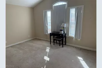 8285 Manor Gate Way, Mentor, OH 44060 - Photo 8