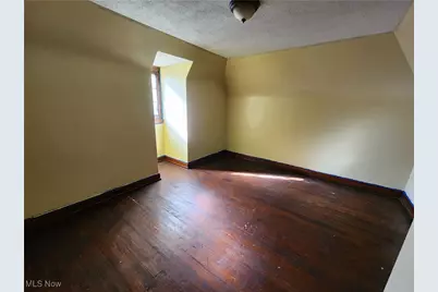 1854 5th Avenue, Youngstown, OH 44504 - Photo 32