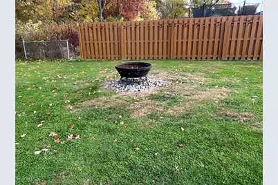 4041 Fairlawn Heights Drive SE, Warren, OH 44484 - Photo 4