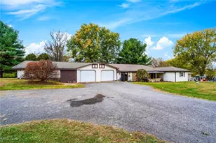 15167 Cricket Ln, East Liverpool, OH 43920 - Photo 2