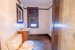 222 Central Pkwy Ave SE, Warren, OH 44483 - Photo 16